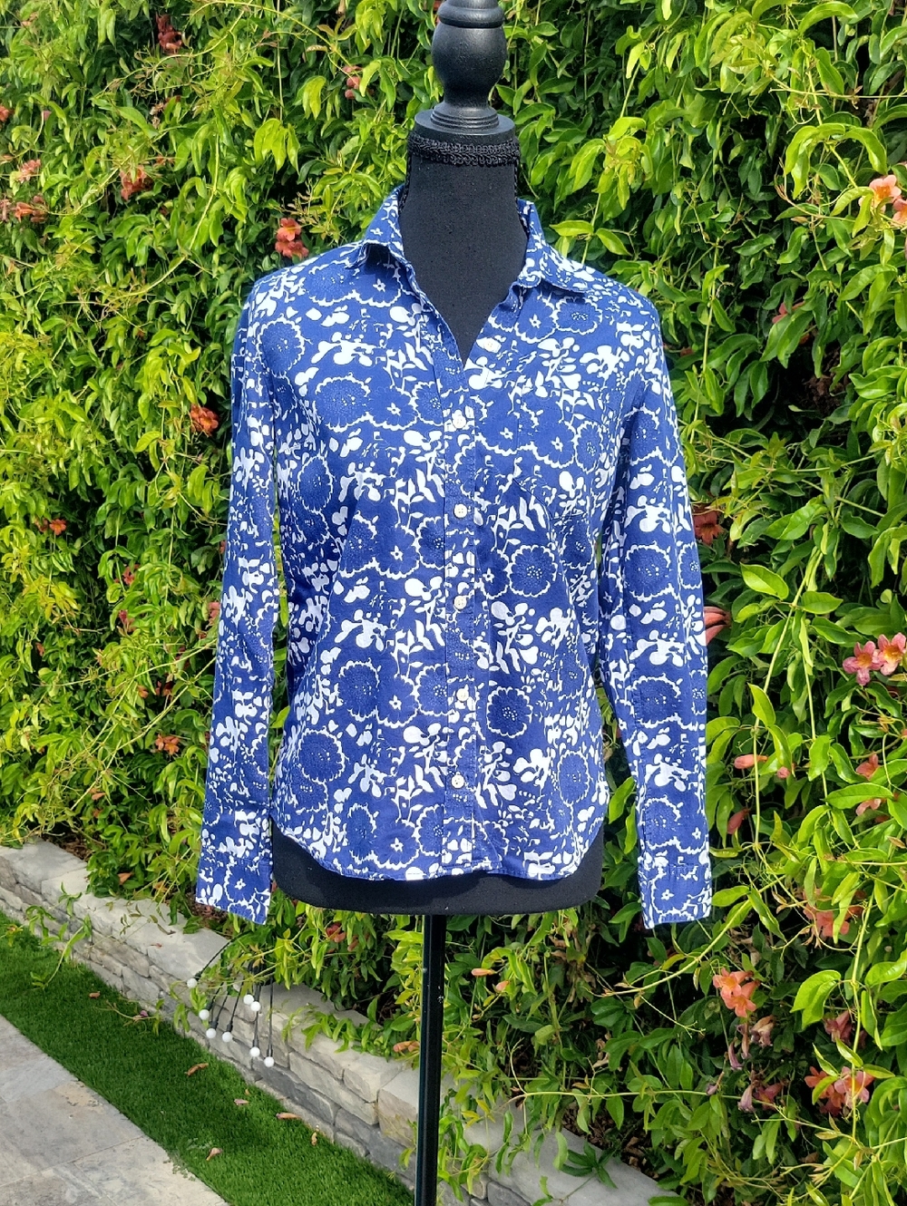 GAP Blue & White Floral Cotton Button-Down Fitted Boyfriend Shirt Sz XS
